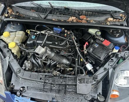 Синій Форд Фієста, об'ємом двигуна 1.4 л та пробігом 180 тис. км за 1100 $, фото 4 на Automoto.ua