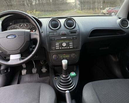 Синій Форд Фієста, об'ємом двигуна 1.4 л та пробігом 155 тис. км за 4800 $, фото 7 на Automoto.ua