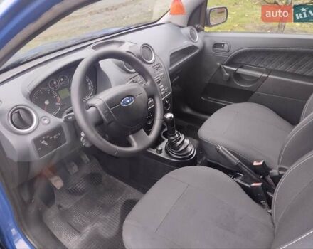 Синий Форд Фиеста, объемом двигателя 1.4 л и пробегом 248 тыс. км за 3550 $, фото 25 на Automoto.ua
