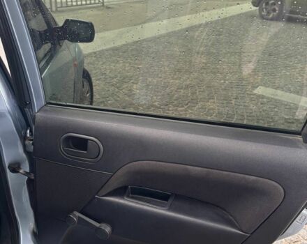 Синий Форд Фиеста, объемом двигателя 1.4 л и пробегом 301 тыс. км за 3700 $, фото 11 на Automoto.ua