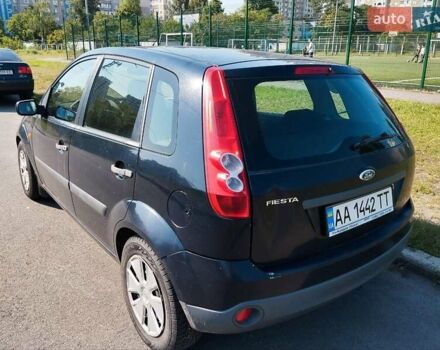 Синій Форд Фієста, об'ємом двигуна 1.24 л та пробігом 221 тис. км за 3900 $, фото 5 на Automoto.ua