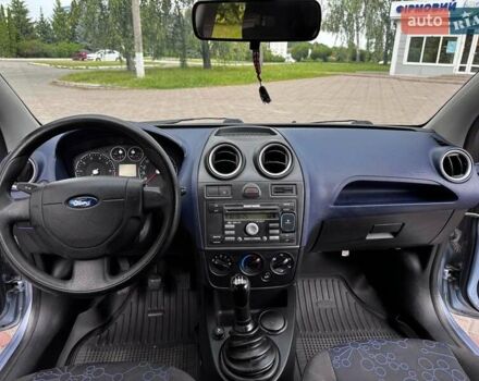 Синий Форд Фиеста, объемом двигателя 1.4 л и пробегом 92 тыс. км за 3900 $, фото 8 на Automoto.ua