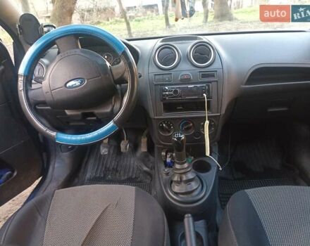 Синий Форд Фиеста, объемом двигателя 1.3 л и пробегом 155 тыс. км за 3200 $, фото 7 на Automoto.ua