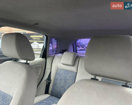 Синий Форд Фиеста, объемом двигателя 1.4 л и пробегом 140 тыс. км за 3799 $, фото 14 на Automoto.ua