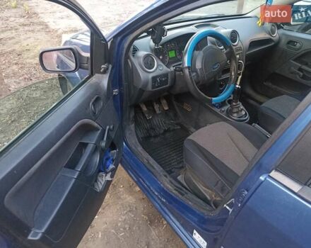 Синий Форд Фиеста, объемом двигателя 1.3 л и пробегом 155 тыс. км за 3200 $, фото 1 на Automoto.ua