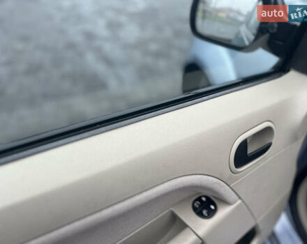 Синий Форд Фиеста, объемом двигателя 1.4 л и пробегом 140 тыс. км за 3799 $, фото 6 на Automoto.ua