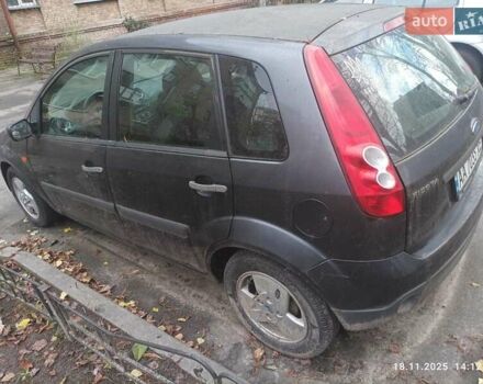 Синий Форд Фиеста, объемом двигателя 1.4 л и пробегом 139 тыс. км за 4300 $, фото 6 на Automoto.ua