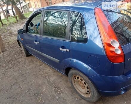 Синий Форд Фиеста, объемом двигателя 1.3 л и пробегом 155 тыс. км за 3200 $, фото 2 на Automoto.ua