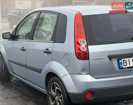 Синий Форд Фиеста, объемом двигателя 1.4 л и пробегом 140 тыс. км за 3799 $, фото 4 на Automoto.ua