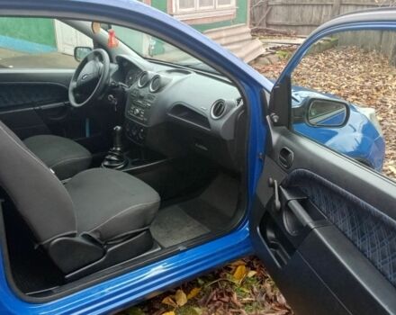 Синий Форд Фиеста, объемом двигателя 1.4 л и пробегом 247 тыс. км за 3950 $, фото 11 на Automoto.ua