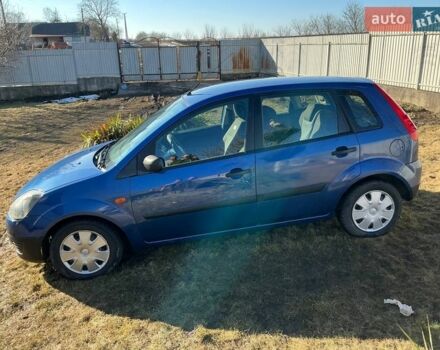 Синій Форд Фієста, об'ємом двигуна 1.24 л та пробігом 196 тис. км за 3300 $, фото 3 на Automoto.ua