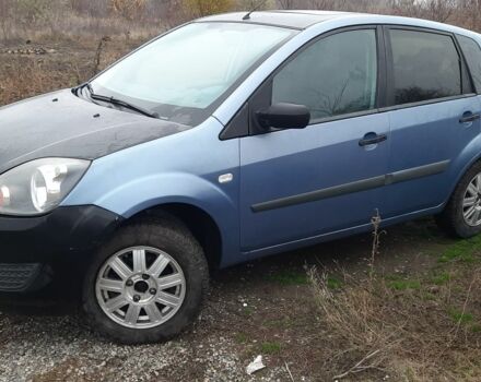 Синій Форд Фієста, об'ємом двигуна 1.3 л та пробігом 102 тис. км за 3400 $, фото 10 на Automoto.ua
