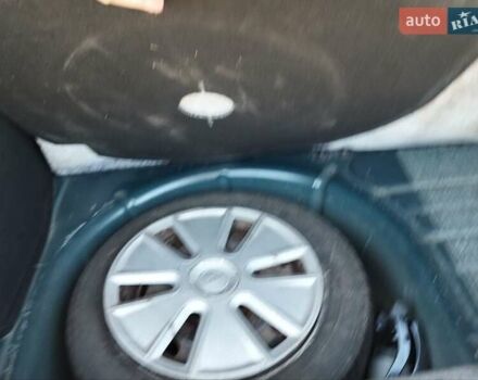 Синій Форд Фієста, об'ємом двигуна 1.24 л та пробігом 221 тис. км за 3900 $, фото 9 на Automoto.ua