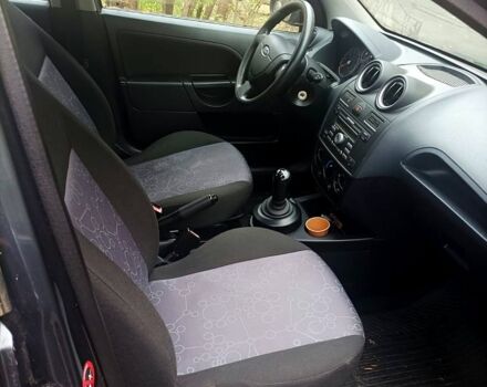 Синій Форд Фієста, об'ємом двигуна 1.4 л та пробігом 139 тис. км за 4300 $, фото 4 на Automoto.ua