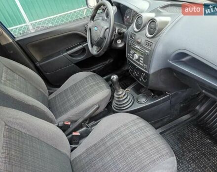 Синій Форд Фієста, об'ємом двигуна 1.3 л та пробігом 300 тис. км за 2850 $, фото 9 на Automoto.ua