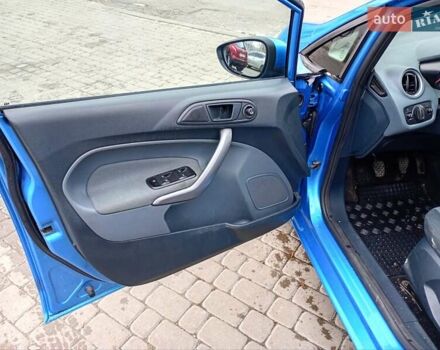 Синий Форд Фиеста, объемом двигателя 1.3 л и пробегом 168 тыс. км за 4300 $, фото 10 на Automoto.ua