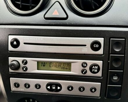 Синій Форд Фієста, об'ємом двигуна 1.6 л та пробігом 150 тис. км за 2100 $, фото 16 на Automoto.ua