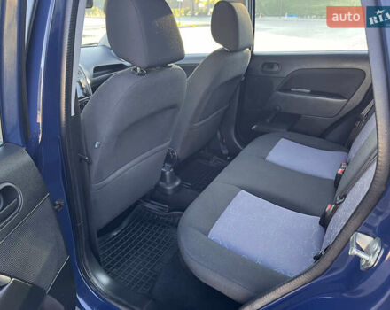 Синій Форд Фієста, об'ємом двигуна 1.3 л та пробігом 258 тис. км за 4300 $, фото 26 на Automoto.ua
