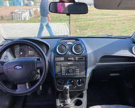 Синий Форд Фиеста, объемом двигателя 1.4 л и пробегом 249 тыс. км за 3800 $, фото 9 на Automoto.ua