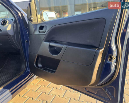 Синій Форд Фієста, об'ємом двигуна 1.3 л та пробігом 258 тис. км за 4300 $, фото 19 на Automoto.ua