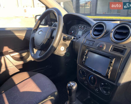 Синій Форд Фієста, об'ємом двигуна 1.3 л та пробігом 258 тис. км за 4300 $, фото 21 на Automoto.ua