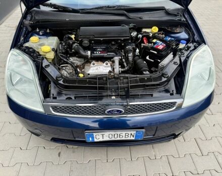 Синій Форд Фієста, об'ємом двигуна 1.6 л та пробігом 150 тис. км за 2100 $, фото 13 на Automoto.ua