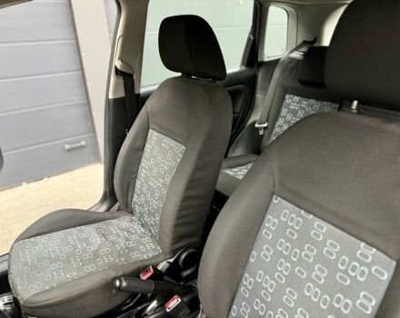 Синій Форд Фієста, об'ємом двигуна 1.6 л та пробігом 150 тис. км за 2100 $, фото 22 на Automoto.ua