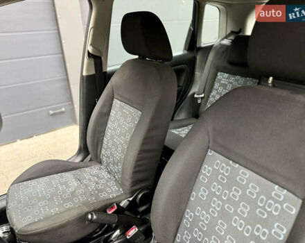 Синій Форд Фієста, об'ємом двигуна 1.6 л та пробігом 150 тис. км за 2100 $, фото 18 на Automoto.ua