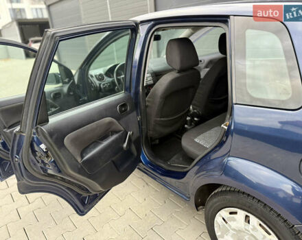 Синій Форд Фієста, об'ємом двигуна 1.6 л та пробігом 150 тис. км за 2100 $, фото 19 на Automoto.ua