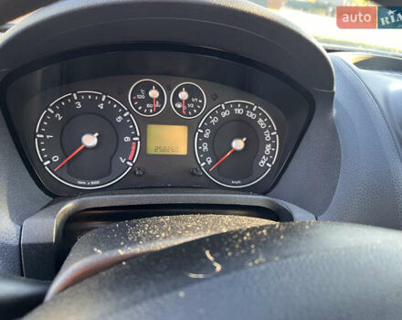Синій Форд Фієста, об'ємом двигуна 1.3 л та пробігом 258 тис. км за 4300 $, фото 29 на Automoto.ua