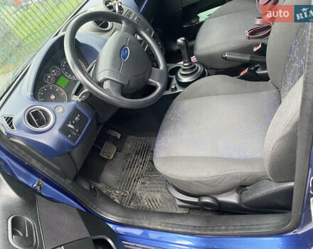 Синий Форд Фиеста, объемом двигателя 1.3 л и пробегом 159 тыс. км за 4500 $, фото 11 на Automoto.ua