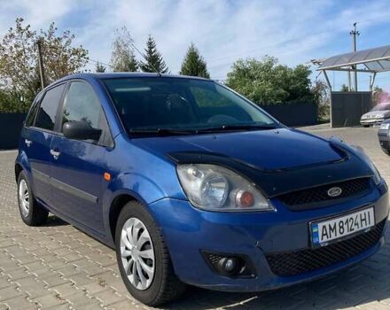 Синий Форд Фиеста, объемом двигателя 1.4 л и пробегом 249 тыс. км за 3800 $, фото 1 на Automoto.ua