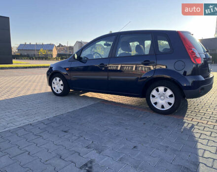 Синій Форд Фієста, об'ємом двигуна 1.3 л та пробігом 258 тис. км за 4300 $, фото 6 на Automoto.ua