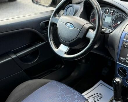 Синий Форд Фиеста, объемом двигателя 1.3 л и пробегом 176 тыс. км за 4600 $, фото 110 на Automoto.ua