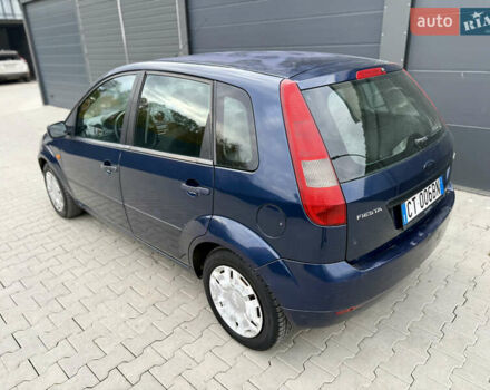 Синій Форд Фієста, об'ємом двигуна 1.6 л та пробігом 150 тис. км за 2100 $, фото 6 на Automoto.ua