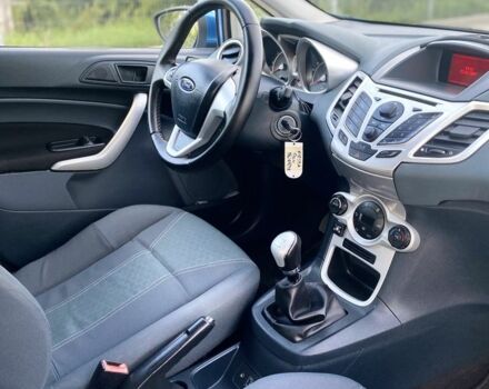 Синій Форд Фієста, об'ємом двигуна 1.3 л та пробігом 227 тис. км за 5900 $, фото 4 на Automoto.ua