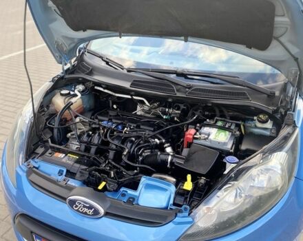 Синій Форд Фієста, об'ємом двигуна 1.3 л та пробігом 227 тис. км за 5900 $, фото 5 на Automoto.ua