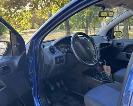 Синий Форд Фиеста, объемом двигателя 1.4 л и пробегом 165 тыс. км за 4900 $, фото 2 на Automoto.ua