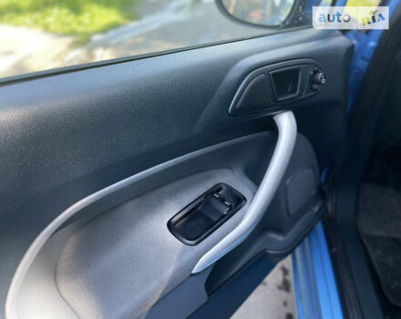 Синій Форд Фієста, об'ємом двигуна 1.2 л та пробігом 150 тис. км за 6000 $, фото 12 на Automoto.ua