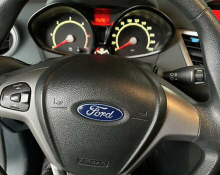 Синій Форд Фієста, об'ємом двигуна 1.56 л та пробігом 194 тис. км за 5600 $, фото 8 на Automoto.ua