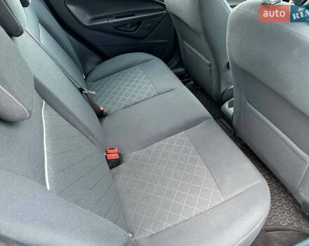 Форд Фиеста 2011 в Днепре (Днепропетровске) на Automoto.ua Синий Форд Фиеста, объемом двигателя 1.4 л и пробегом 124 тыс. км за 6999 $, фото 9 на Automoto.ua