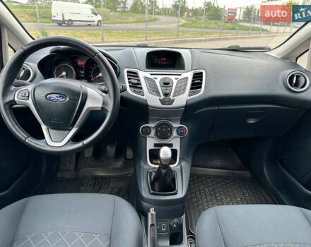 Форд Фиеста 2011 в Днепре (Днепропетровске) на Automoto.ua Синий Форд Фиеста, объемом двигателя 1.4 л и пробегом 124 тыс. км за 6999 $, фото 12 на Automoto.ua