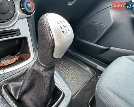 Форд Фиеста 2011 в Днепре (Днепропетровске) на Automoto.ua Синий Форд Фиеста, объемом двигателя 1.4 л и пробегом 124 тыс. км за 6999 $, фото 15 на Automoto.ua