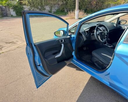 Синий Форд Фиеста, объемом двигателя 1.4 л и пробегом 143 тыс. км за 7700 $, фото 4 на Automoto.ua