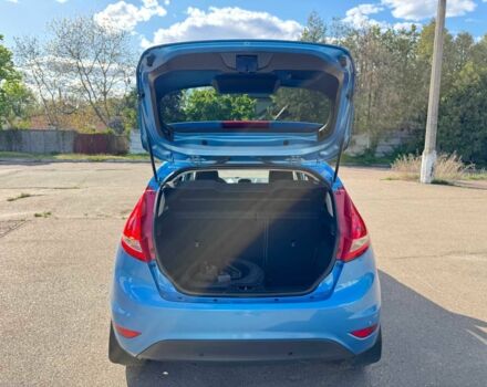 Синий Форд Фиеста, объемом двигателя 1.4 л и пробегом 143 тыс. км за 7700 $, фото 7 на Automoto.ua