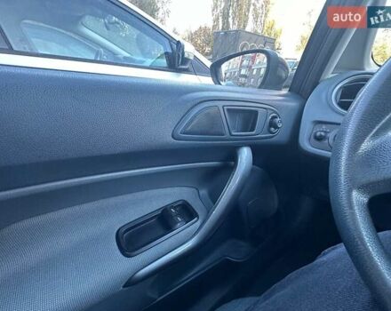 Форд Фієста 2011 у Києві на Automoto.ua Синій Форд Фієста, об'ємом двигуна 1.4 л та пробігом 217 тис. км за 5500 $, фото 9 на Automoto.ua