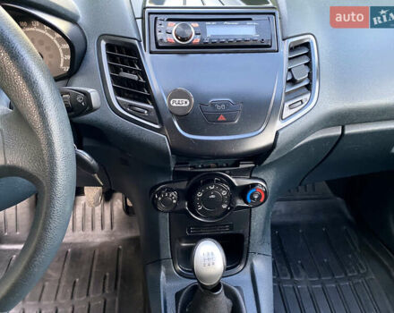 Синій Форд Фієста, об'ємом двигуна 1.4 л та пробігом 175 тис. км за 4700 $, фото 18 на Automoto.ua