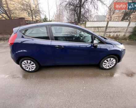 Синій Форд Фієста, об'ємом двигуна 1.4 л та пробігом 176 тис. км за 4600 $, фото 4 на Automoto.ua