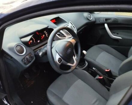 Синий Форд Фиеста, объемом двигателя 1.2 л и пробегом 117 тыс. км за 5629 $, фото 5 на Automoto.ua