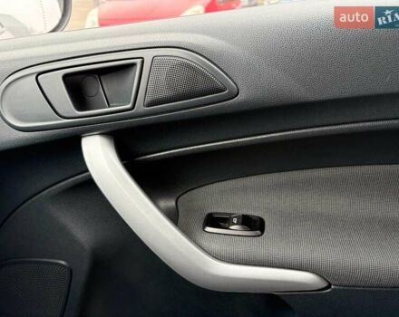 Синий Форд Фиеста, объемом двигателя 1.4 л и пробегом 240 тыс. км за 6190 $, фото 23 на Automoto.ua